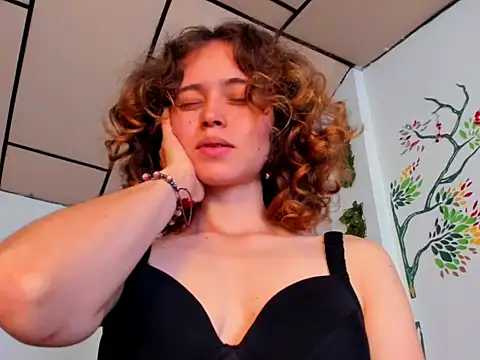 Snapshot of fulfill_fantasies1 chatting on September 13, 1:30 pm fulfill fantasies1 online show from September 13, 1:30 pm