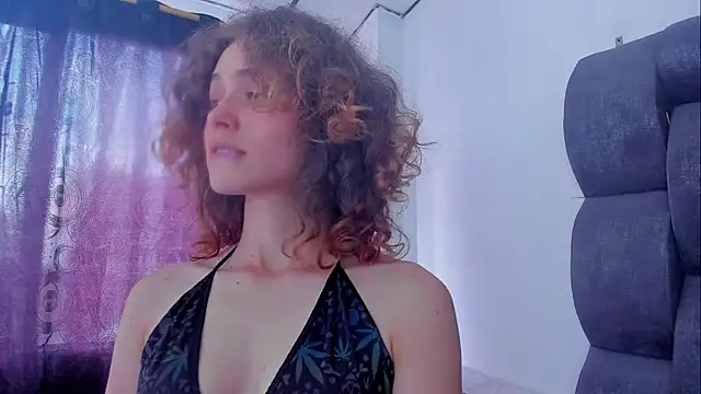 Snapshot of fulfill_fantasies1 chatting on October 19, 4:20 pm fulfill fantasies1 online show from October 19, 4:20 pm