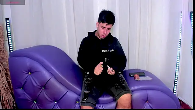 Yourslust  online show from November 23, 1:35 pm