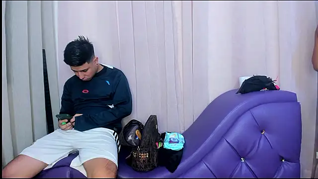 Yourslust  online show from March 12, 8:33 pm