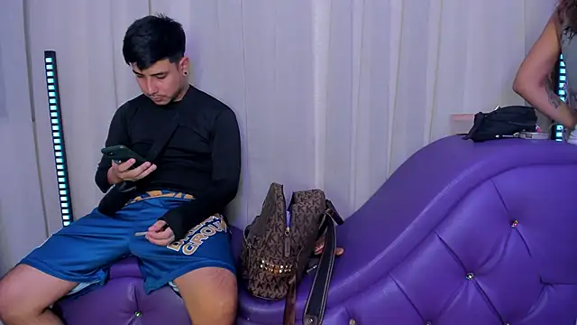 Yourslust  online show from February 12, 8:32 pm