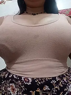 cute-mahek online show from August 4, 7:42 pm