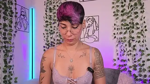 MiaMorgan  online show from June 20, 2:53 pm
