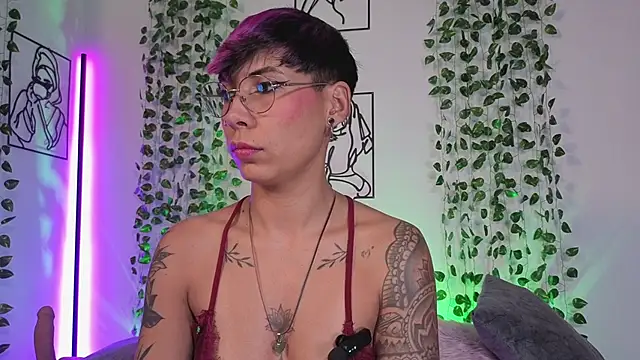 MiaMorgan  online show from June 6, 4:13 pm