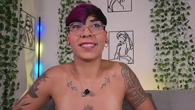 MiaMorgan  online show from July 9, 3:03 pm