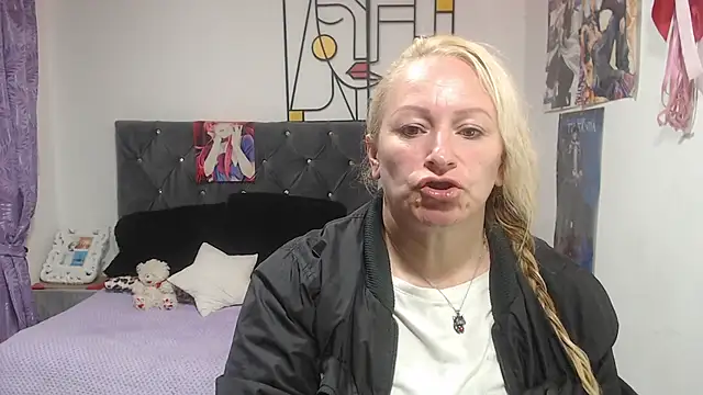 emperabigbootybigass online show from July 9, 12:40 pm