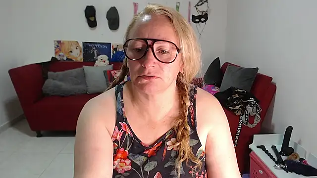 Snapshot of emperabigbootybigass chatting on September 10, 1:44 pm emperabigbootybigass online show from September 10, 1:44 pm