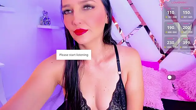 Snapshot of samy__milf chatting on October 8, 8:24 pm samy milf online show from October 8, 8:24 pm