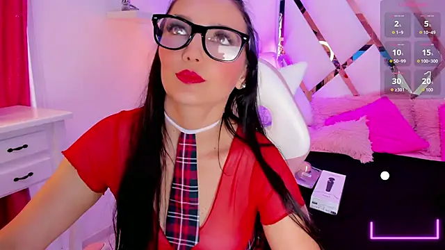 Snapshot of samy__milf chatting on October 9, 8:24 pm samy milf online show from October 9, 8:24 pm