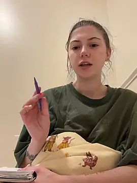 emilycoco online show from February 20, 4:44 am