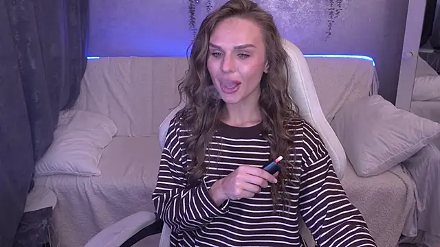 KiraGrayy online show from November 3, 1:48 pm