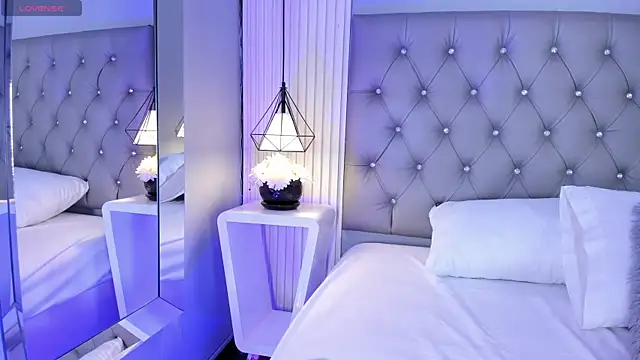 VioletthaRous online show from July 14, 10:36 pm