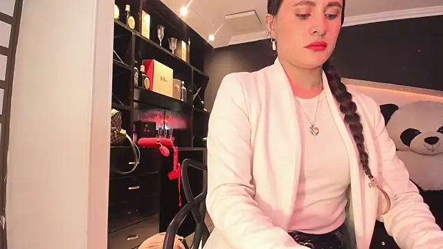 Coral Gibson online show from July 17, 2:32 pm