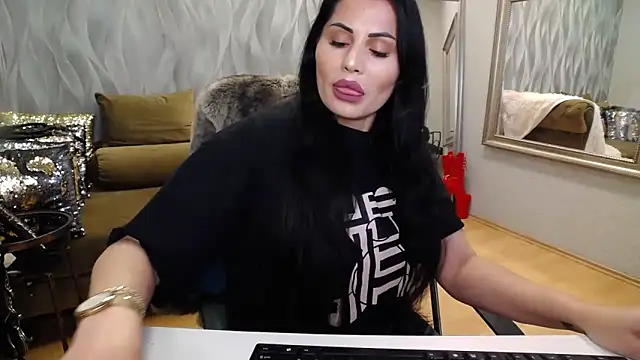 Sara Poison online show from May 2, 3:10 am