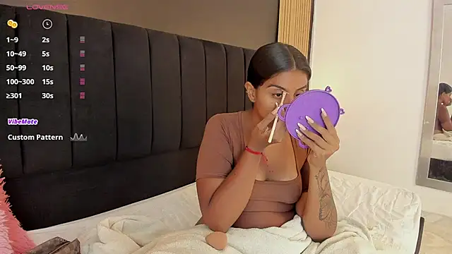 sweetsofia18 online show from July 18, 11:51 pm