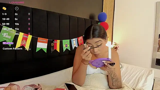 sweetsofia18 online show from July 12, 12:22 am