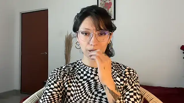 Snapshot of cataline_de_aragaon chatting on September 9, 6:30 pm cataline de aragaon online show from September 9, 6:30 pm