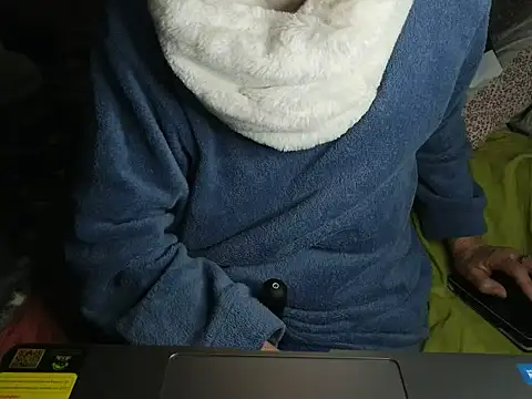 VeneRed online show from March 12, 7:22 am