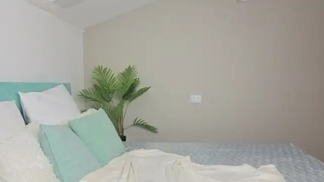 L1ittle kitty  online show from February 19, 6:24 am