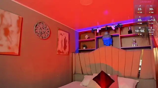 Lucy Williiams online show from October 21, 11:25 am