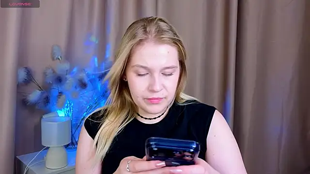 Colleen Blake online show from August 3, 5:07 pm