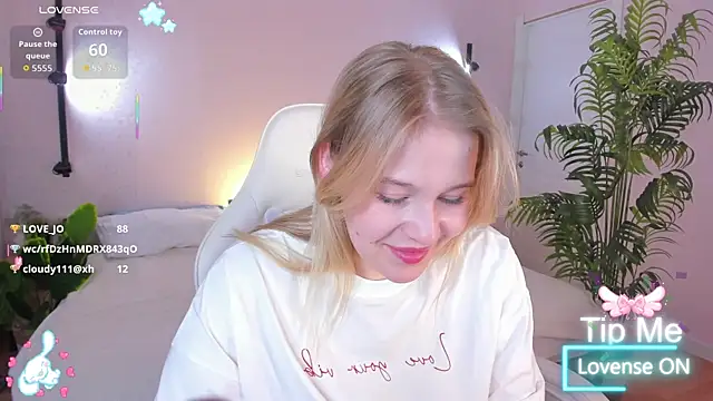 Colleen Blake online show from July 28, 8:52 pm