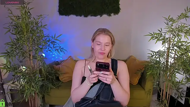 Colleen Blake online show from June 29, 5:23 pm