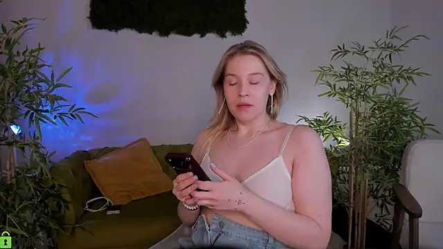 Colleen Blake online show from June 24, 5:23 pm