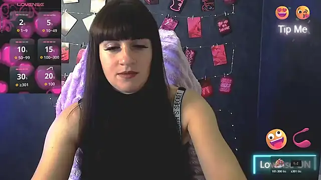 Snapshot of Violla_My chatting on October 19, 6:15 am Violla My online show from October 19, 6:15 am