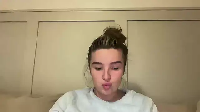 maisiesmithx online show from November 6, 8:04 pm