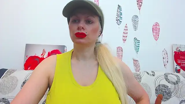 PlayfullGoldie online show from December 15, 2:17 am