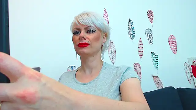 PlayfullGoldie online show from September 19, 11:15 pm