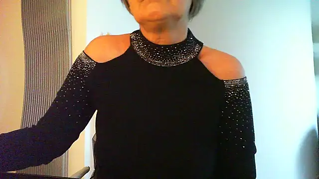 Snapshot of __Angel78__ chatting on October 12, 1:35 pm Angel78 online show from October 12, 1:35 pm