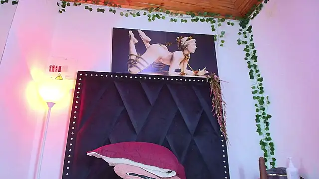 Naia x online show from February 24, 9:24 pm