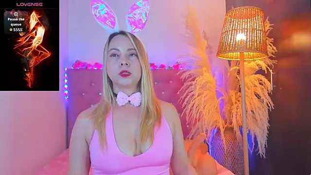  sexybunny  online show from April 8, 3:52 am