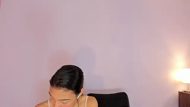 lupeebony online show from June 21, 8:02 pm