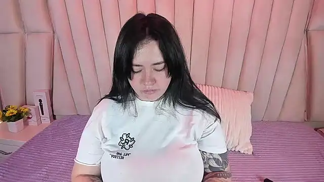 Victoria Rossy online show from July 17, 8:45 pm