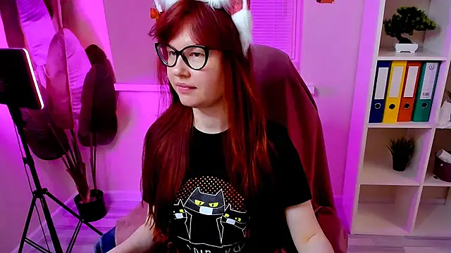 CarolGiggly online show from November 24, 12:01 am