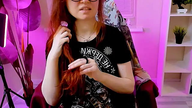 CarolGiggly online show from June 26, 9:16 pm
