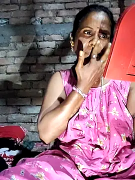 Snapshot of Hotty-dola chatting on October 6, 7:40 pm Hotty-dola online show from October 6, 7:40 pm