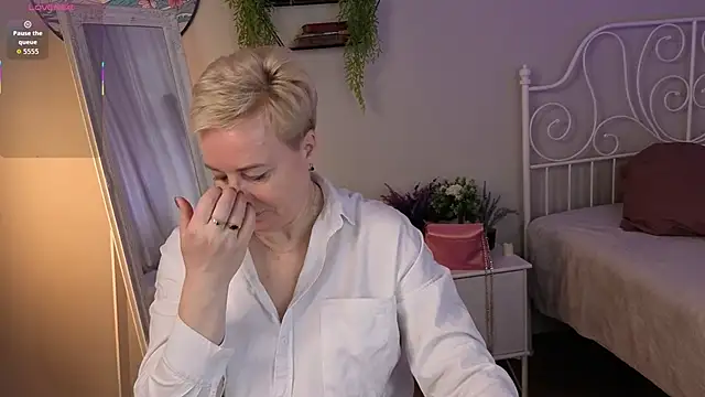 Nika Smit online show from May 7, 5:12 am