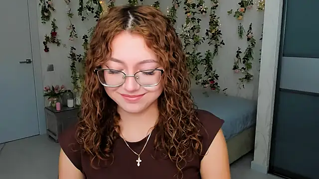 Snapshot of SereneFlame chatting on September 19, 4:17 pm SereneFlame online show from September 19, 4:17 pm