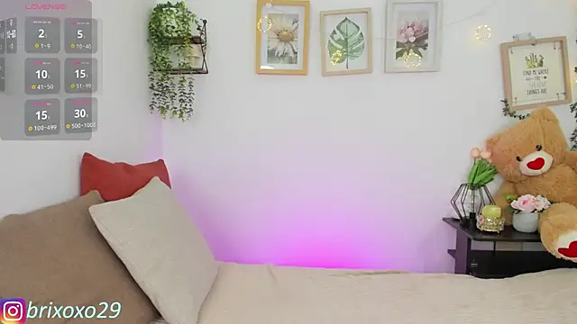 megan 29 online show from July 5, 1:23 am