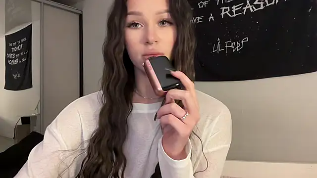 ur molly online show from February 24, 10:25 am