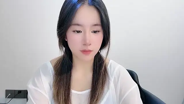 chloe-01 online show from December 22, 1:36 pm