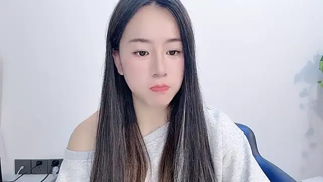 chloe-01 online show from January 15, 1:50 pm