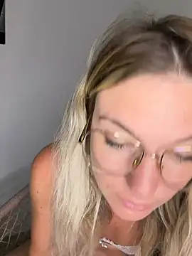 carlaaa online show from July 15, 8:57 pm