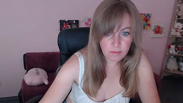 Hot Milady online show from June 17, 7:32 am