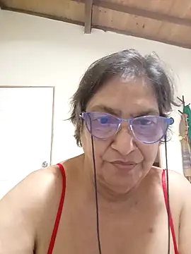 Snapshot of florecita69 chatting on October 16, 1:47 pm florecita69 online show from October 16, 1:47 pm