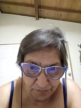 Snapshot of florecita69 chatting on October 7, 3:33 am florecita69 online show from October 7, 3:33 am